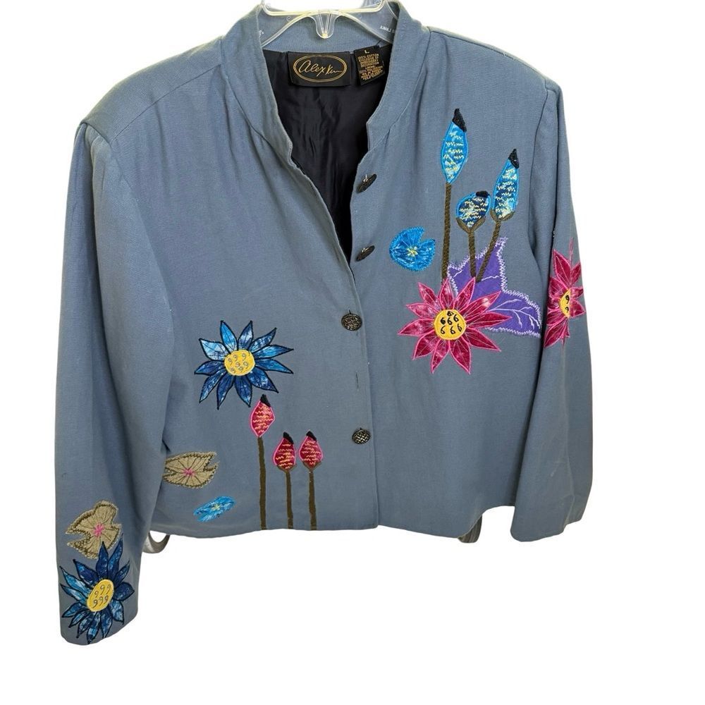 Alex Kim Women’s L Blue Floral Embroidered Jacket 5 button closure